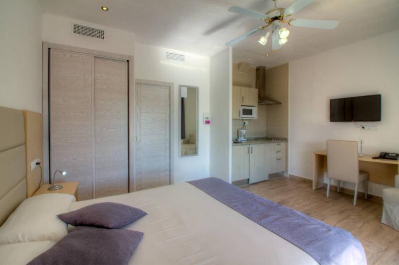 Playa Hotel *